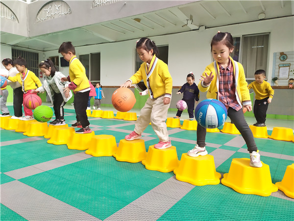 机遇香港)世界杯带火港式晨间消费香港解锁“早茶睇波”新体验(图1)